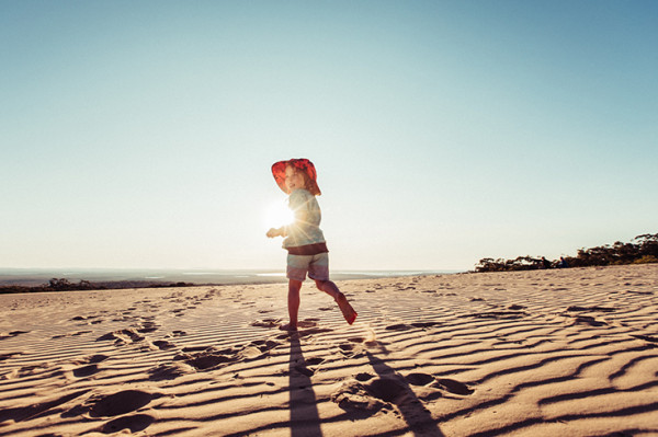 kid-beach-walking-steps