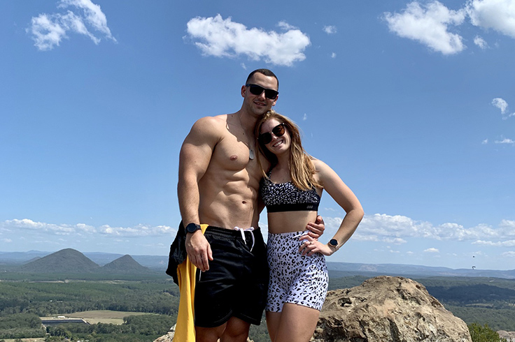 couple-hiking-photo