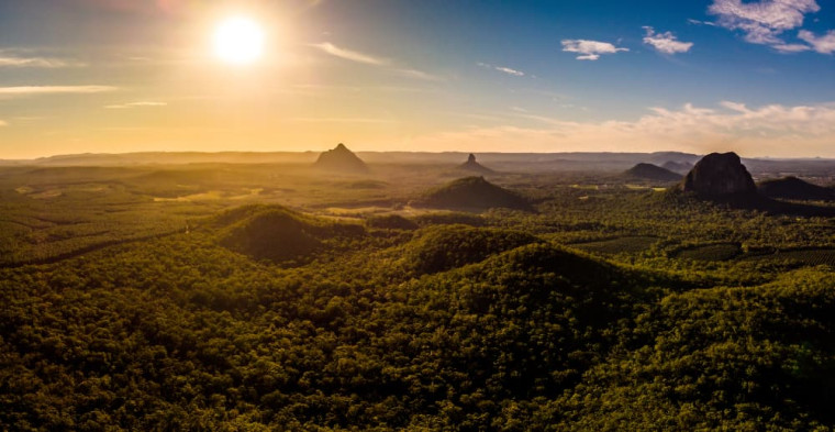 melbourne-to-cairns-glass-mountains