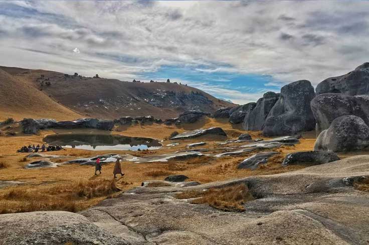 Wide photo of two people walking around Castle Hill for their #JUCYmoments entry