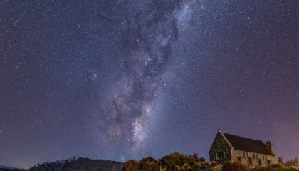 10. Lake tekapo night sky