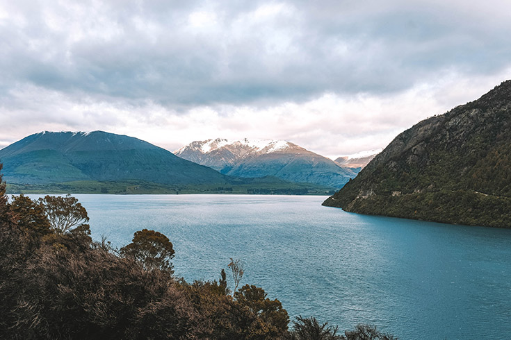 New Zealand South Island lake and moutnains